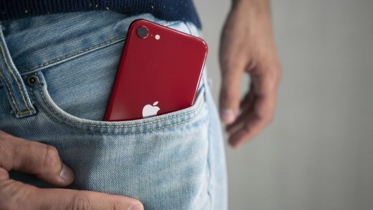 Why iPhone SE Battery Replacement Costs Vary So Much in 2026