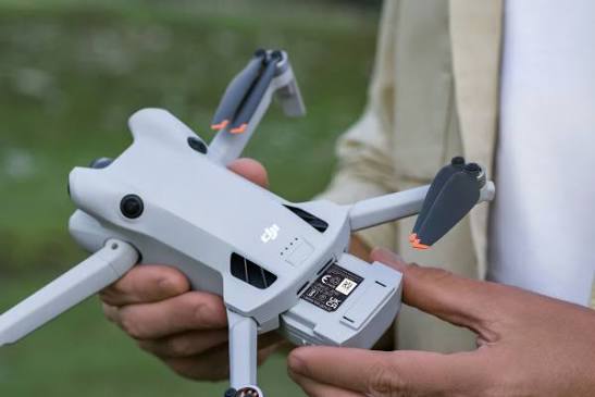 DJI Mini 4 Pro Battery: How Long Can You Fly on One Charge?
